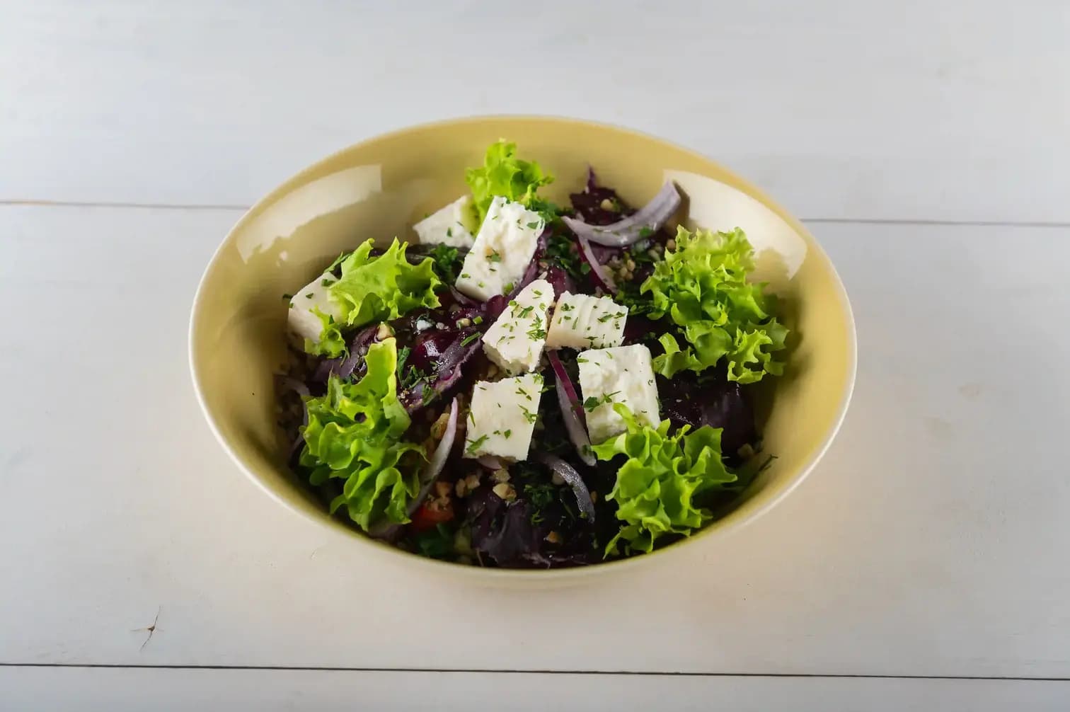 С фермерским сыром и свежими овощами