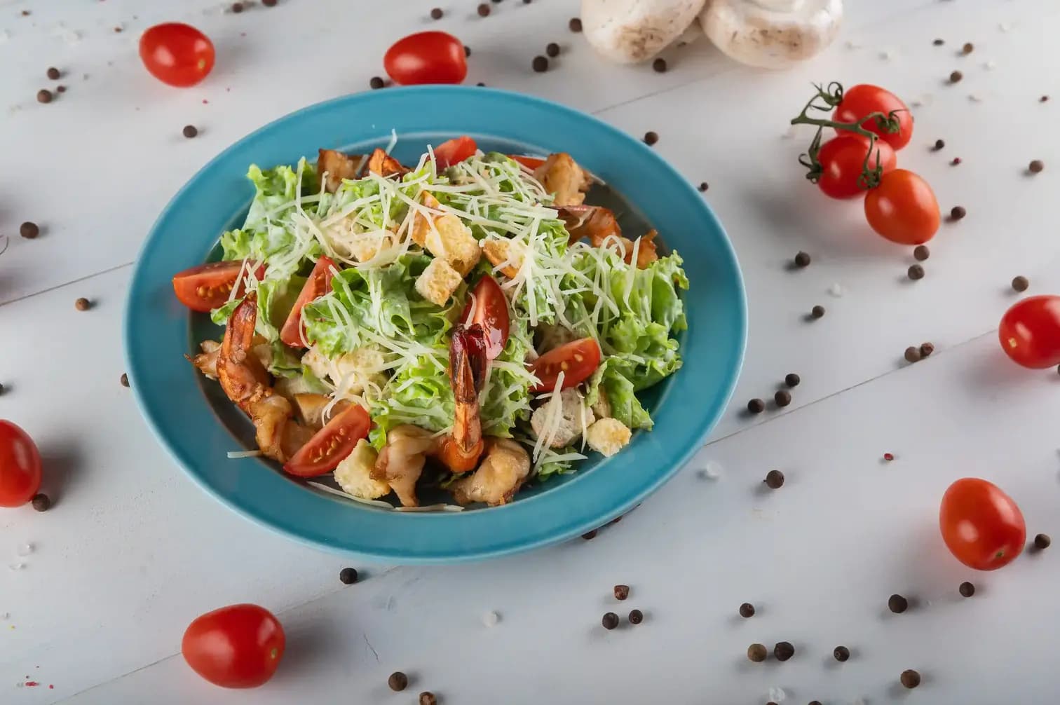 Цезарь с тигровыми креветками