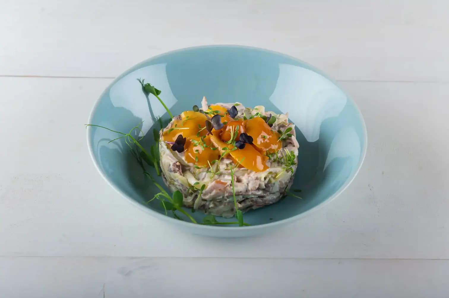 Из мясных деликатесов в горчичной заправке