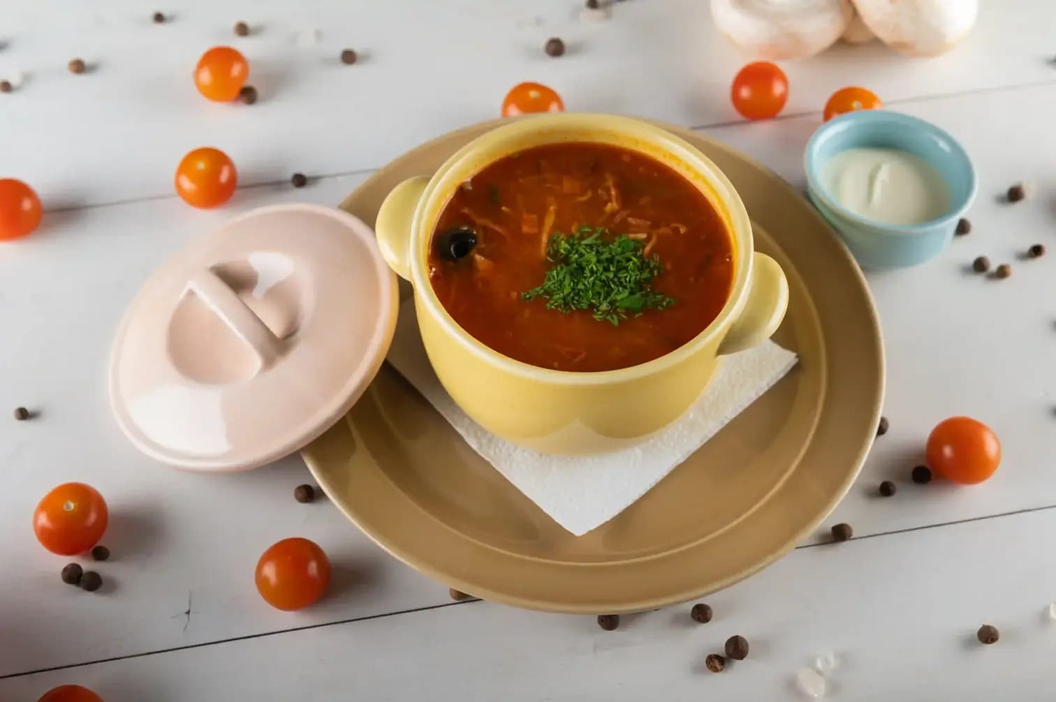 Солянка сборная мясная