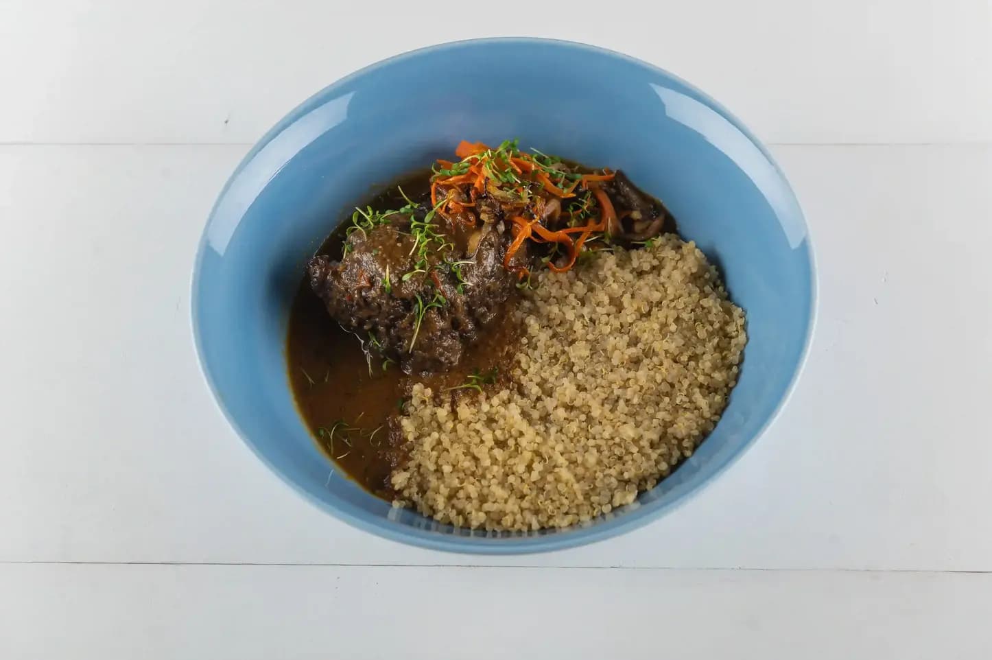 Говяжьи щечки с киноа