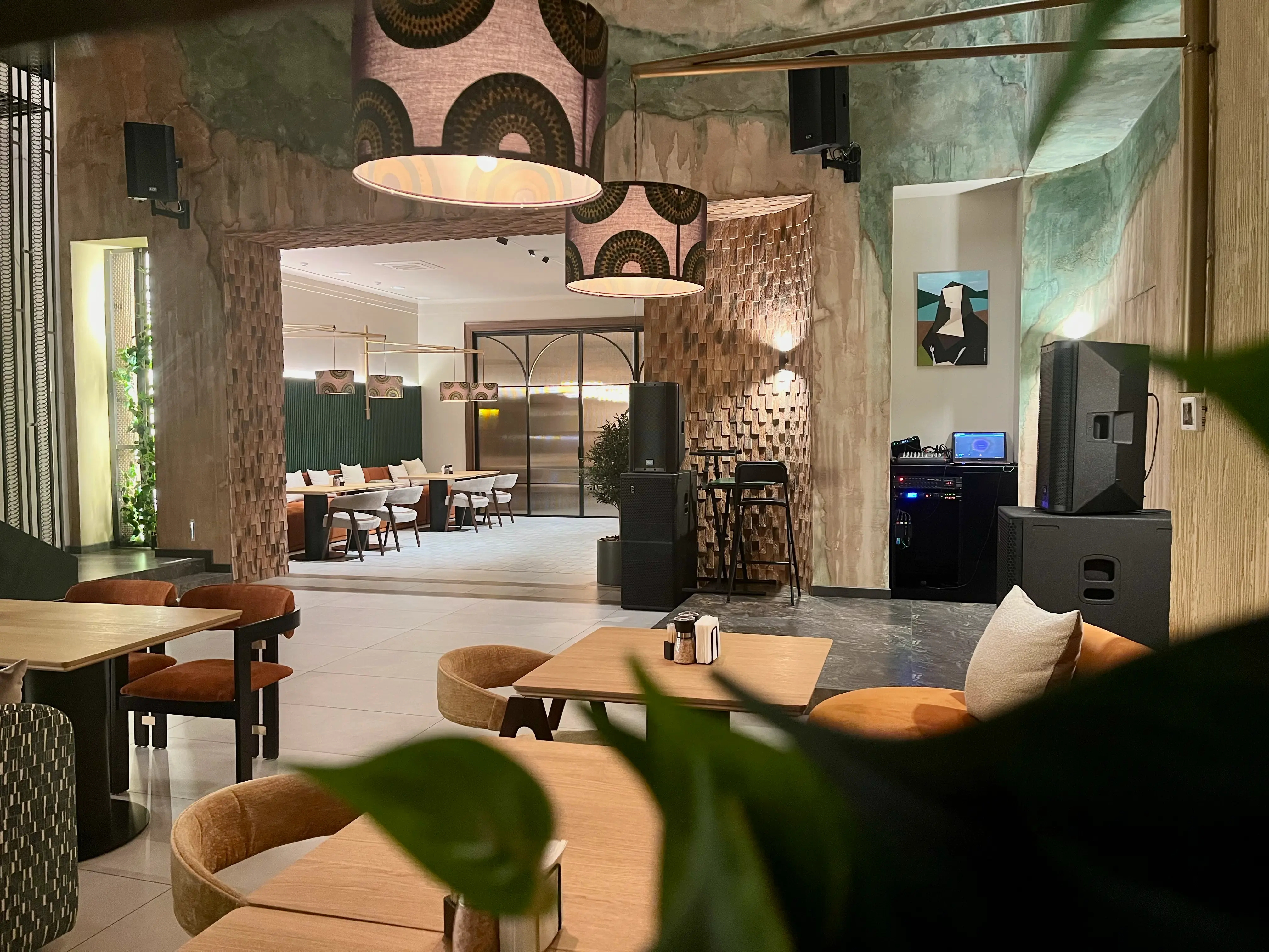 Основной зал (1 этаж)